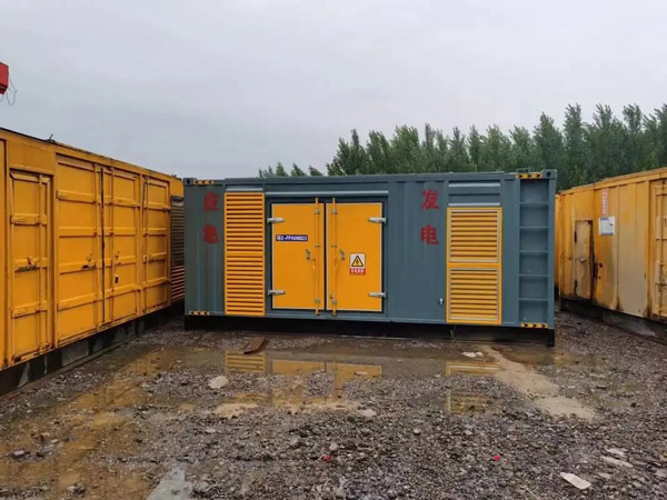 靖远柴油发电机如何判断干式空气滤清器是否需要更换？